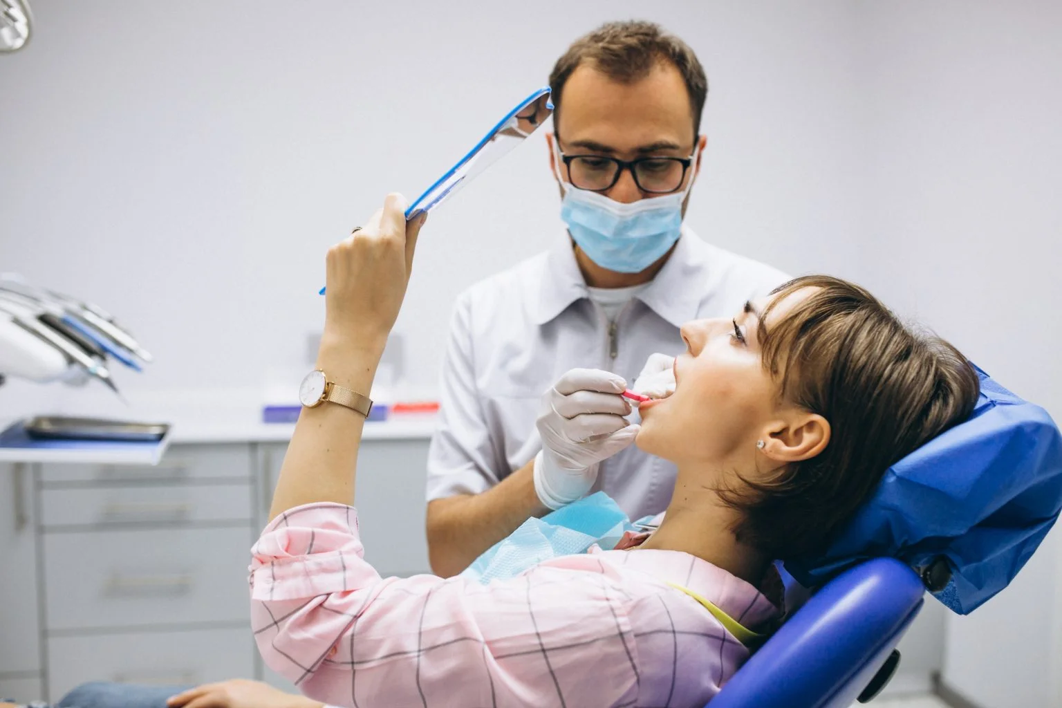 woman-patient-dentist